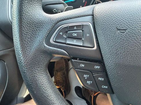 Used 2017 Ford Escape SE w/ Equipment Group 201A FWD image 18