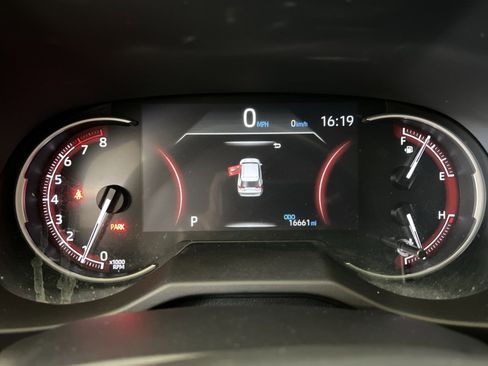 Used 2024 Toyota RAV4 LE AWD/4WD image 16