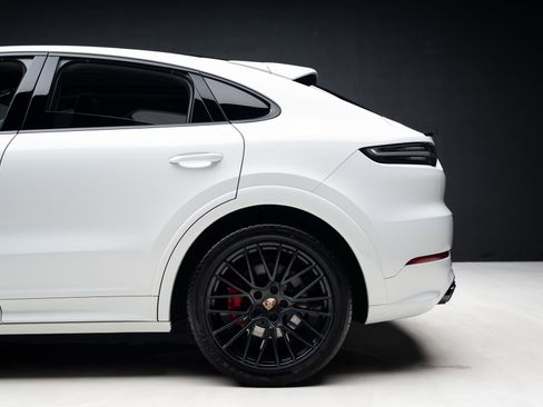 Used 2021 Porsche Cayenne GTS AWD/4WD image 20