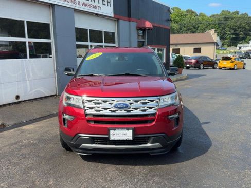 Used 2018 Ford Explorer XLT w/ Equipment Group 201A AWD/4WD image 3