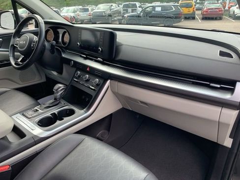 Used 2024 Kia Carnival LX image 51