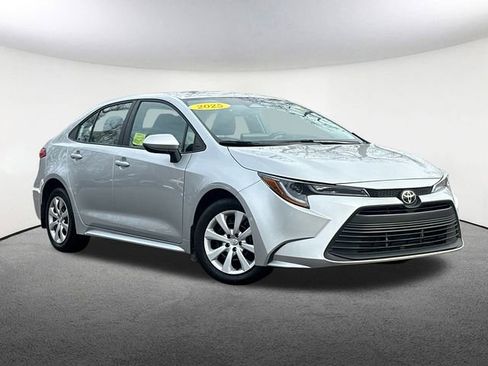 Certified 2025 Toyota Corolla LE image 2