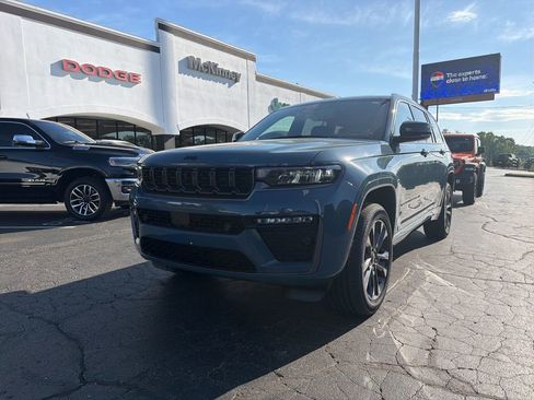 New 2026 Jeep Grand Cherokee L Limited AWD/4WD image 3