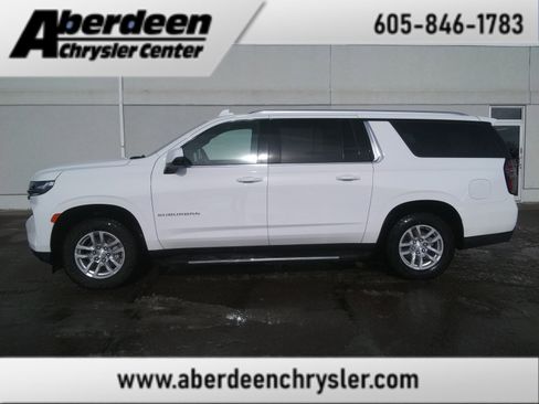 Used 2022 Chevrolet Suburban LT w/ Luxury Package image 1