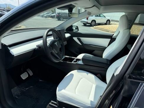 Used 2022 Tesla Model Y Performance AWD/4WD image 15