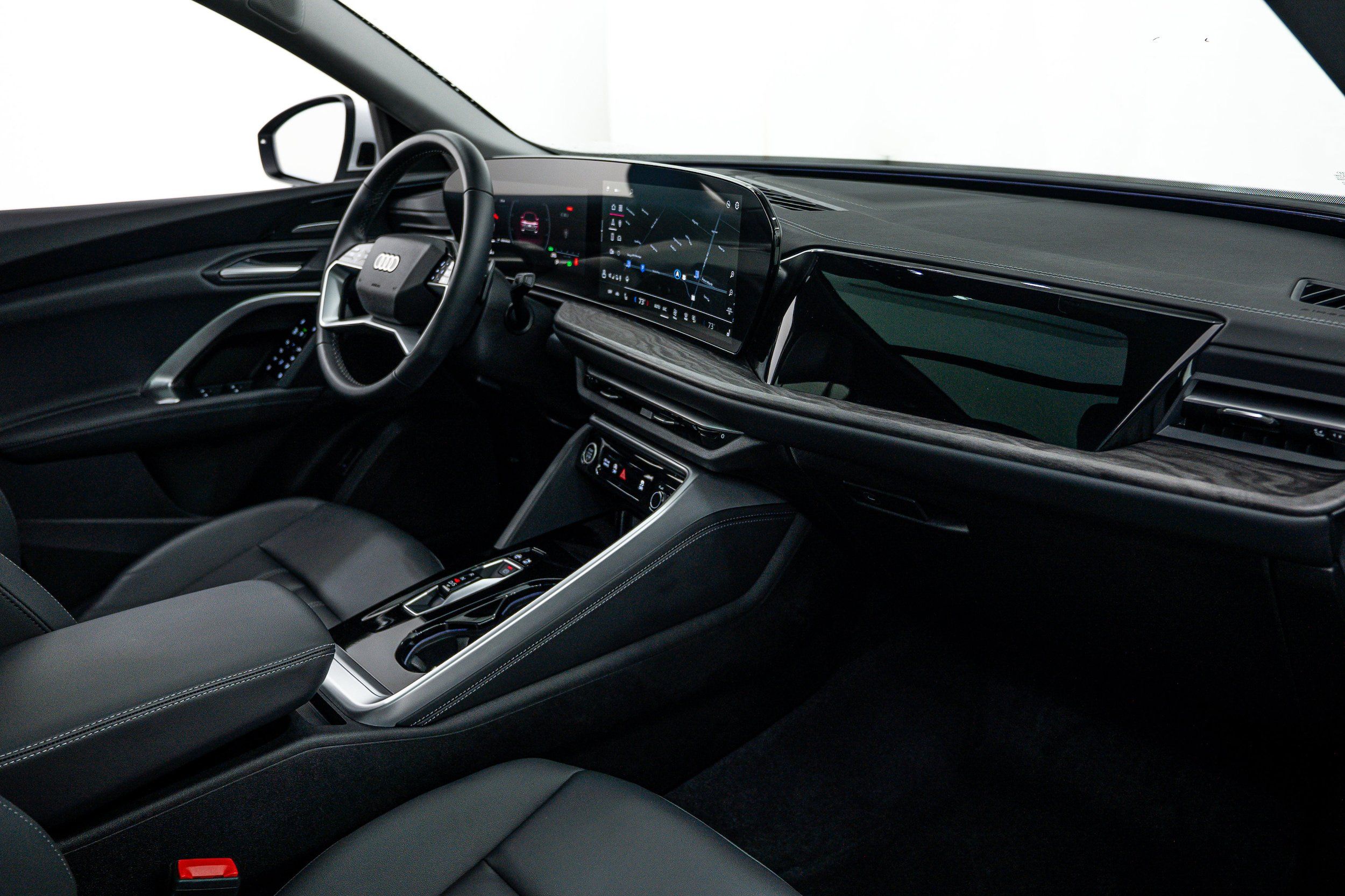 Used 2025 Audi Q5 Premium Plus w/ Premium Plus AWD/4WD image 8