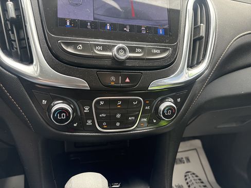 Used 2022 Chevrolet Equinox Premier FWD image 23