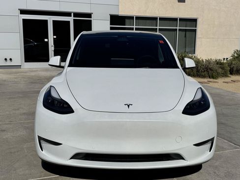 Used 2022 Tesla Model Y Performance AWD/4WD image 2