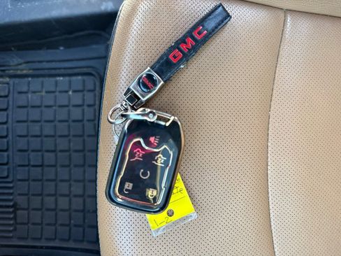 Used 2021 GMC Terrain SLT image 44