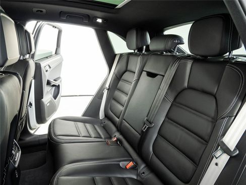 New 2026 Porsche Macan S AWD/4WD image 22