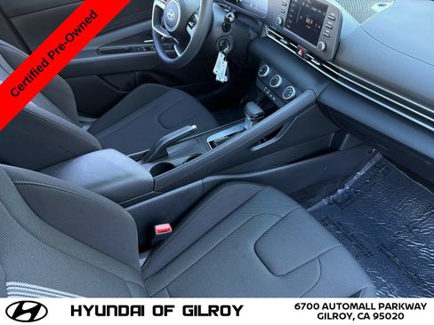 Certified 2026 Hyundai Elantra SE FWD image 17