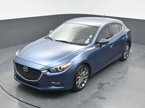 Used 2018 MAZDA MAZDA3 Touring image 11