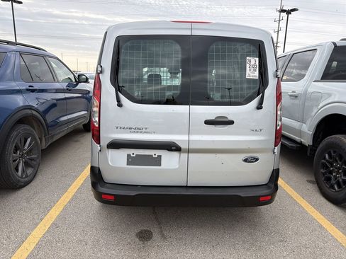 Used 2023 Ford Transit Connect XLT image 3