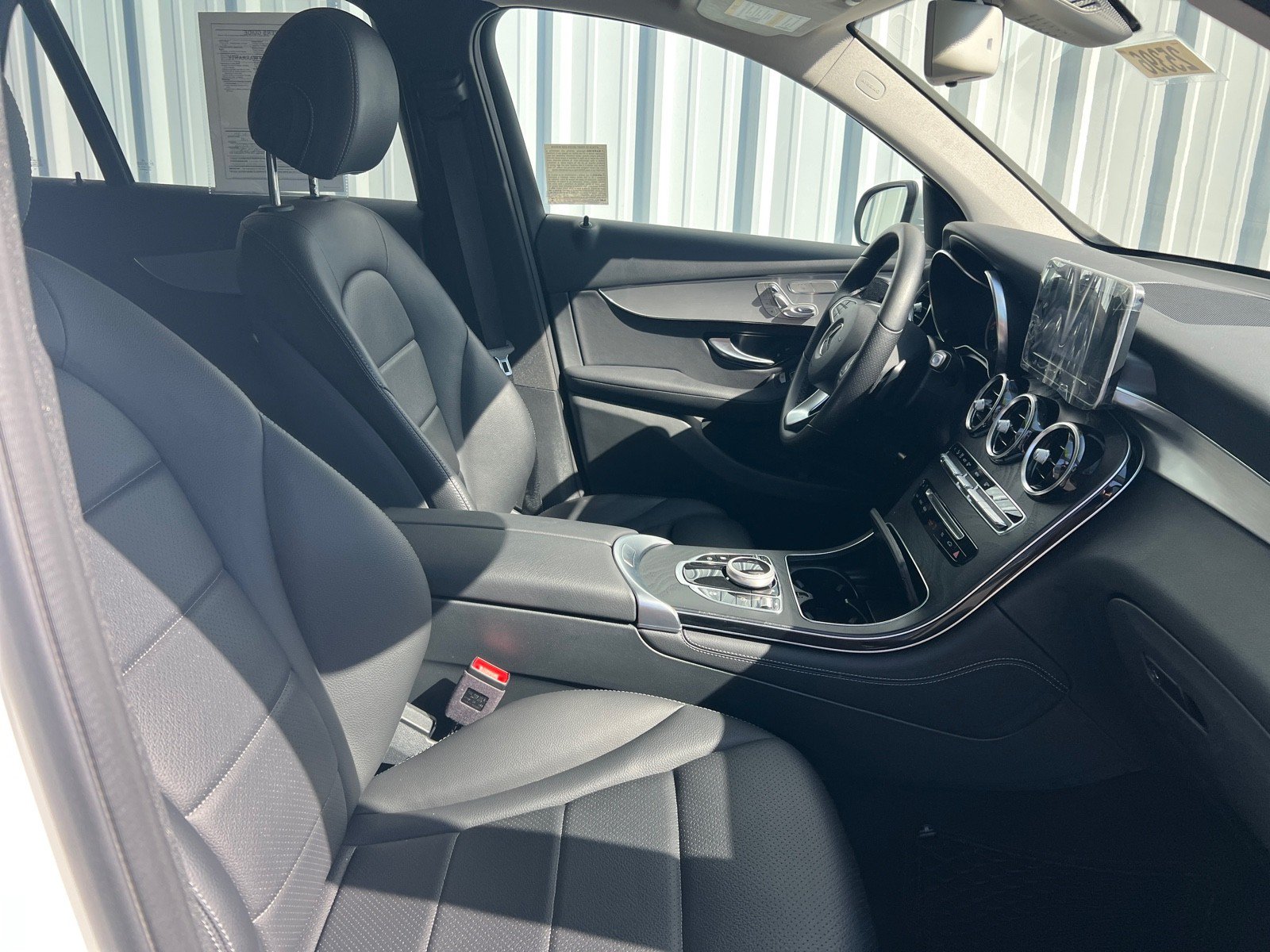 Used 2019 Mercedes-Benz GLC 300 4MATIC image 20