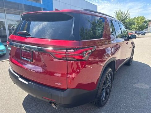 Used 2023 Chevrolet Traverse RS AWD/4WD image 2