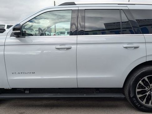 Used 2025 Ford Expedition Platinum AWD/4WD image 6