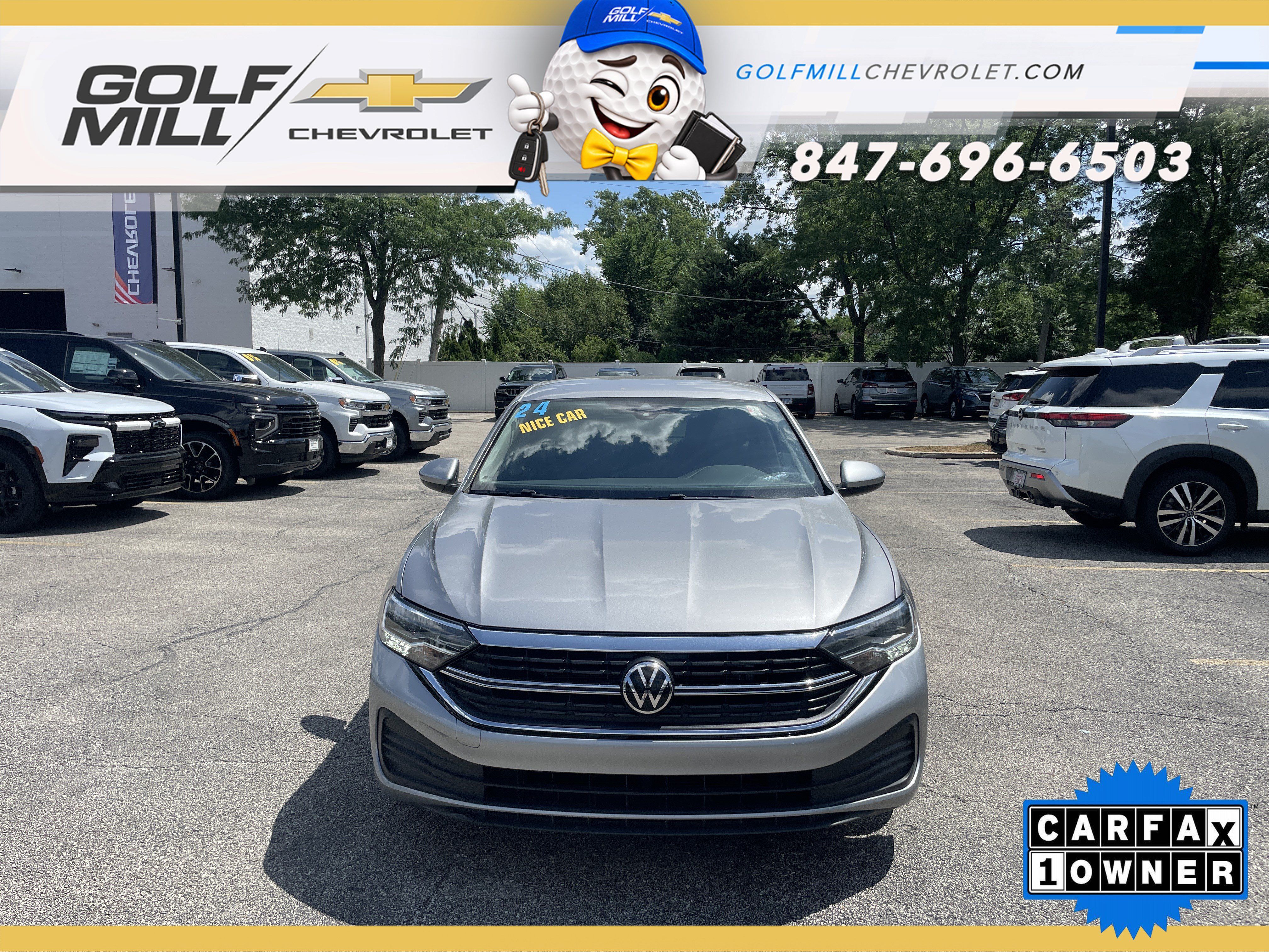 Used 2024 Volkswagen Jetta SE FWD image 3