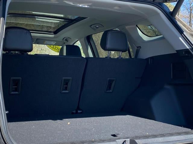 Used 2022 GMC Terrain SLT w/ Tech Package AWD/4WD image 22
