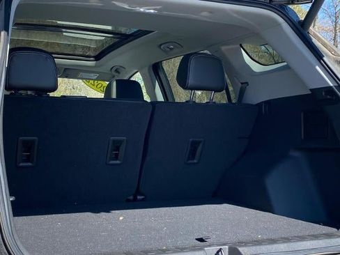 Used 2022 GMC Terrain SLT w/ Tech Package AWD/4WD image 22