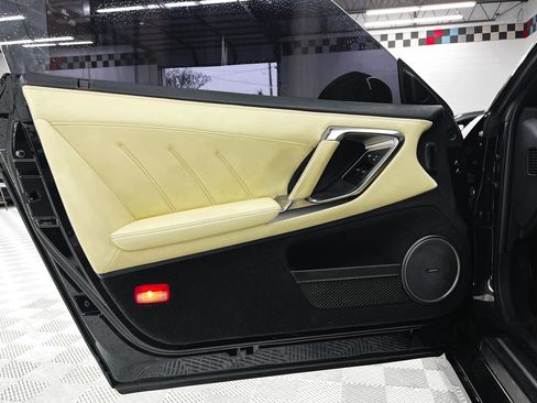 Used 2016 Nissan GT-R Premium image 15