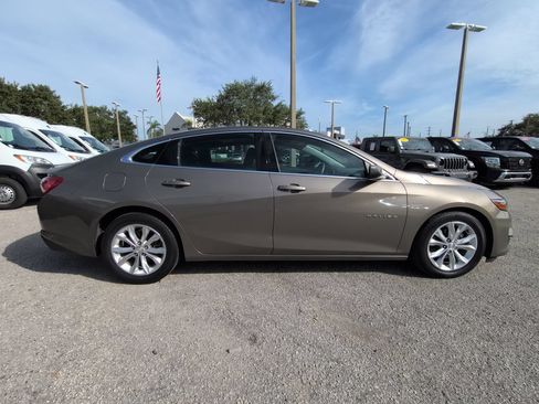 Used 2020 Chevrolet Malibu LT FWD image 4