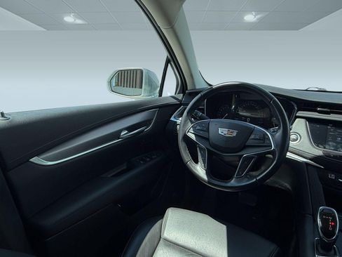 Used 2019 Cadillac XT5 Luxury FWD image 4