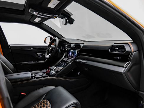 Used 2024 Lamborghini Urus S image 48