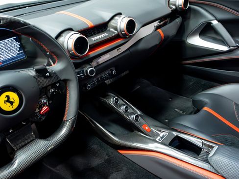 Used 2018 Ferrari 812 Superfast RWD image 68