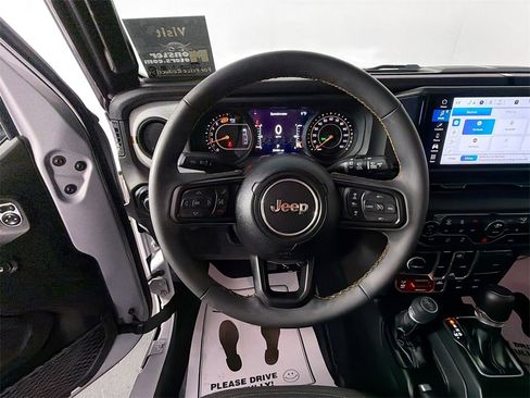 Used 2024 Jeep Wrangler Willys image 11
