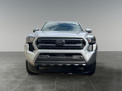 Used 2025 Toyota Tacoma SR5 AWD/4WD image 2