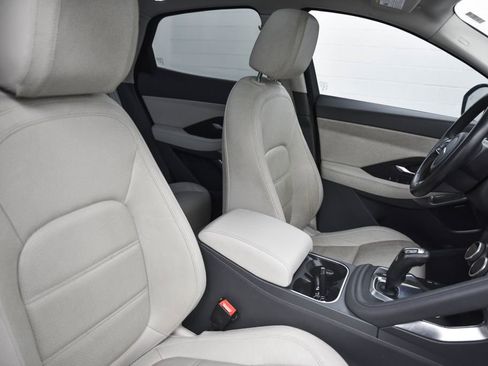 Used 2019 Jaguar E-PACE SE image 15