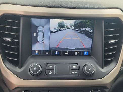 Certified 2023 GMC Acadia Denali w/ Black Diamond Edition AWD/4WD image 15