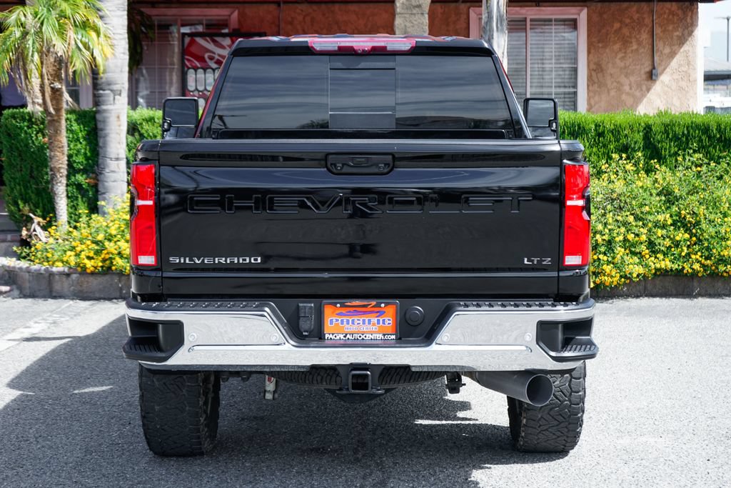 Used 2024 Chevrolet Silverado 2500 LTZ w/ LTZ Premium Package AWD/4WD image 7