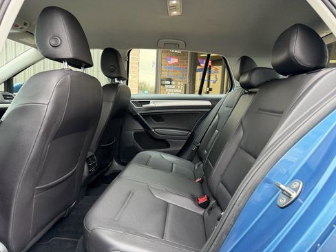 Used 2015 Volkswagen e-Golf SEL Premium image 16