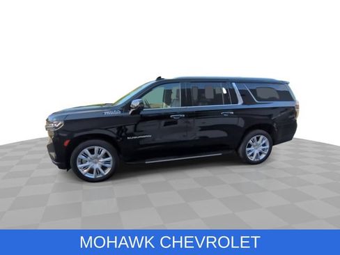 Used 2023 Chevrolet Suburban High Country w/ Advanced Technology Package AWD/4WD image 4