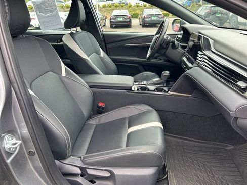 Used 2025 Toyota Camry SE FWD image 14
