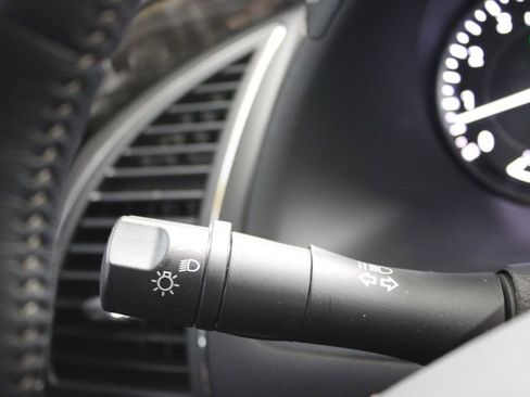 Used 2024 Nissan Armada Platinum w/ Captain's Chairs Package image 40