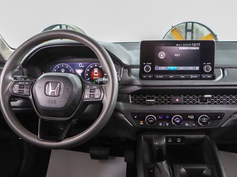 Used 2023 Honda Accord EX image 17