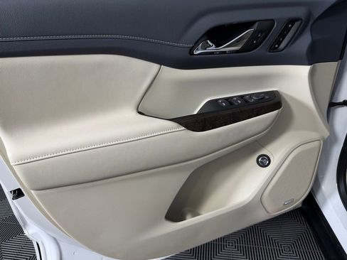 Used 2023 GMC Acadia Denali image 26