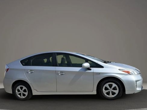Used 2014 Toyota Prius Three FWD image 15