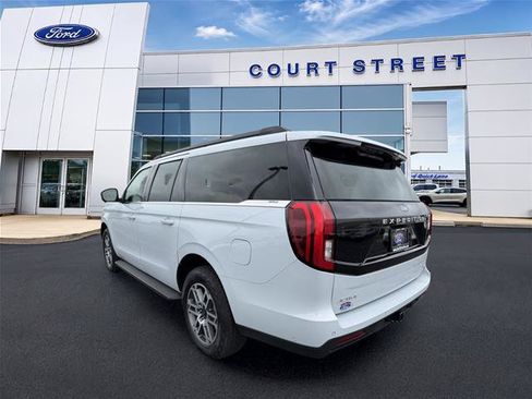 Certified 2025 Ford Expedition Max Active AWD/4WD image 3