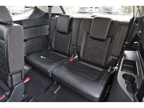 Used 2025 Volkswagen Atlas SE FWD image 15