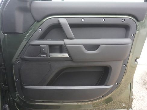 New 2026 Land Rover Defender 130 X-Dynamic SE image 21