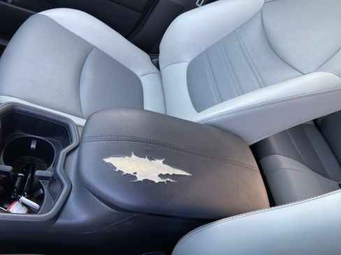 Used 2022 Toyota RAV4 XLE Premium image 43