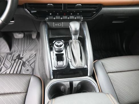 Used 2024 GMC Canyon AT4 w/ AT4 Premium Package image 31