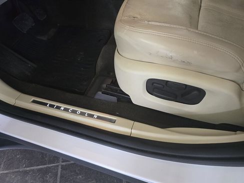 Used 2015 Lincoln MKS AWD w/ Equipment Group 201A image 19