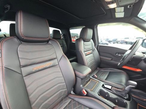 Used 2025 Nissan Frontier PRO-4X w/ Pro Premium Package image 19