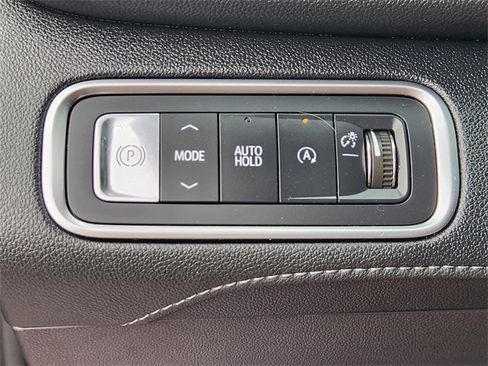 Used 2025 Buick Enclave Avenir image 20