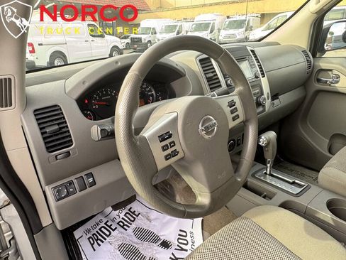 Used 2017 Nissan Frontier SV image 16