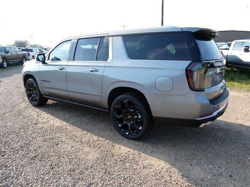 New 2026 Chevrolet Suburban High Country AWD/4WD image 6